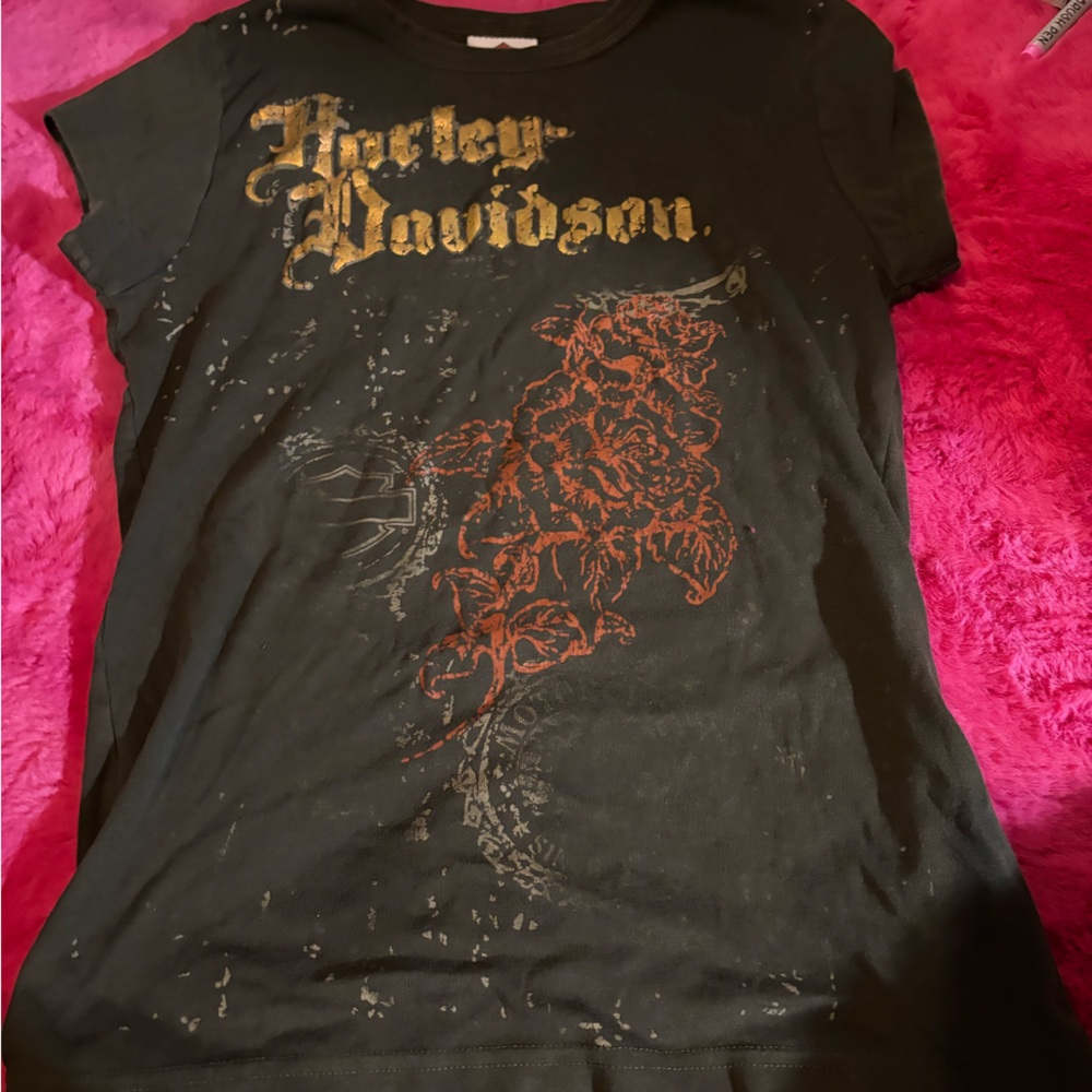 Harley-Davidson Black Tee with Gold and Red Design